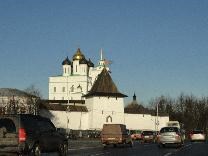 Достопримечательности Пскова. Кремль (Кром). Вид на кремль со стороны Рыбницкой башни