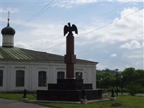 Достопримечательности Вязьмы. Центральная площадь. Монумент победы 1812 года
