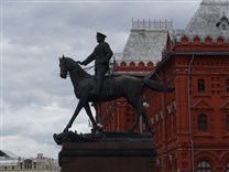 Достопримечательности Москвы. Памятник маршалу Жукову.  