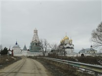 Достопримечательности Можайска. Ферапонтов Лужецкий Можайский монастырь. Вид с улицы Герасимова