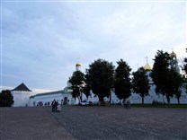 Достопримечательности Сергиева Посада. Свято-Троицкая Сергиева лавра. Вечер на Красногорской площади