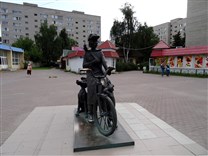 Достопримечательности Коломны. Памятник почтальону Печкину.  