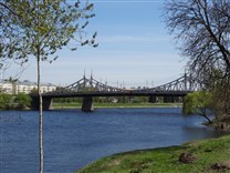 Достопримечательности Твери. Староволжский мост. Вид из устья реки Тьмаки