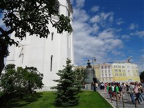 Достопримечательности Москвы. Московский кремль. Возле Колокольни Ивана Великого