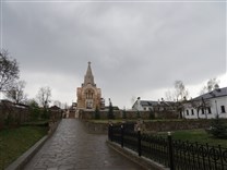 Достопримечательности Серпухова. Высоцкий мужской монастырь. Двор монастыря
