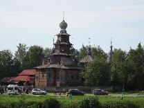Достопримечательности Суздаля. Суздальский Кремль. Вид на Преображенскую церковь