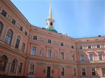 Достопримечательности Санкт-Петербурга. Михайловский (Инженерный) замок. Внутренний двор