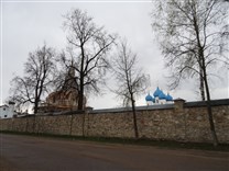Достопримечательности Серпухова. Высоцкий мужской монастырь. Вид с Калужской улицы