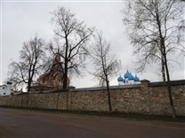 Достопримечательности Серпухова. Высоцкий мужской монастырь. Вид с Калужской улицы