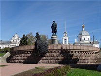 Достопримечательности Твери. Памятник Афанасию Никитину.  