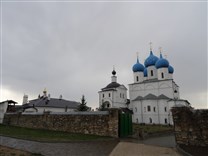 Достопримечательности Серпухова. Высоцкий мужской монастырь. Вид на монастырь со стороны церкви Всех Святых