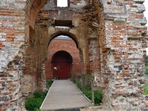 . Копорская крепость. Руины трапезной храма
