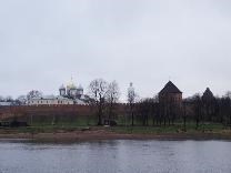 Достопримечательности Великого Новгорода. Новгородский Детинец (кремль). Вид с набережной Александра Невского