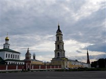 Достопримечательности Коломны. Старо-Голутвин монастырь. Колокольня и Введенская церковь