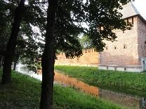 Достопримечательности Смоленска. Смоленская крепостная стена. Ров в Лопатинском саду