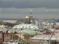 Достопримечательности Санкт-Петербурга. Исаакиевский собор. Вид на храм Спаса-на-Крови