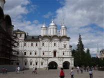 Достопримечательности Москвы. Московский кремль. Патриарший дворец с церковью Двенадцати Апостолов