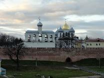 Достопримечательности Великого Новгорода. Новгородский Детинец (кремль). Вид с Горбатого моста