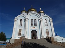 Достопримечательности Задонска. Задонский Рождество-Богородицкий мужской монастырь. Главный фасад собора