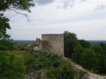 . Копорская крепость. Вид на Среднюю башню с восточной стороны