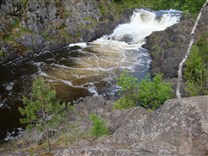 . Водопад Кивач. Отвесные скалы