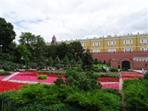 Достопримечательности Москвы. Александровский сад. Цветочные клумбы