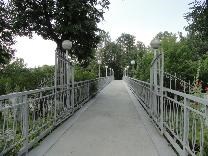 Достопримечательности Звенигорода. Церковь Вознесения Господня. Мост в парк