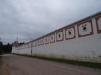 Достопримечательности Тихвина. Богородичный Тихвинский Успенский монастырь. Южная стена