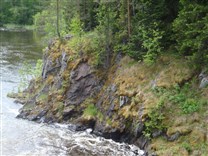 . Водопад Кивач. Обрывистые берега реки Суна