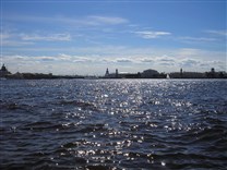 Достопримечательности Санкт-Петербурга. Река Нева. Летний пейзаж