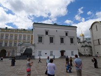 Достопримечательности Москвы. Грановитая палата. Вид с Соборной площади