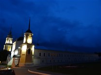 Достопримечательности Коломны. Ново-Голутвин монастырь. Вечерняя подсветка