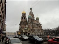 Достопримечательности Санкт-Петербурга. Храм Спаса-на-Крови. Вид с набережной канала Грибоедова