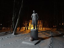 Достопримечательности Валдая. Соловьёвский парк. Памятник Ленину