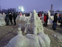 Достопримечательности Костромы. Сусанинская площадь. Снежные скульптуры