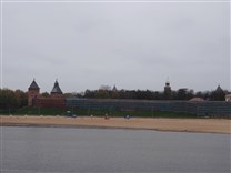 Достопримечательности Великого Новгорода. Река Волхов. Вид на кремль