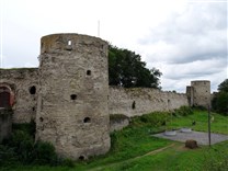 . Копорская крепость. Северная Воротная и Средняя башни
