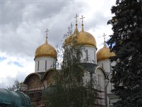 Достопримечательности Москвы. Успенский собор. Вид со стороны Царь-пушки