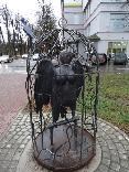 Достопримечательности Великого Новгорода. Набережная Александра Невского. Скульптура Феникс