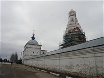 Достопримечательности Можайска. Ферапонтов Лужецкий Можайский монастырь. Восточная стена