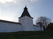 Достопримечательности Боровска. Пафнутьево-Боровский монастырь. Оружейная башня