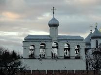 Достопримечательности Великого Новгорода. Звонница Софийского собора. Вид с Горбатого моста