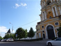 Достопримечательности Москвы. Новоспасский монастырь. Вид на Восточную башню со стороны колокольни
