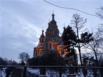 Достопримечательности Санкт-Петербурга. Петропавловский собор (Петергоф). Вечерний вид