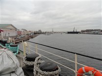 Достопримечательности Санкт-Петербурга. Ледокол Красин. Вид на Неву