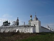 Достопримечательности Ярославля. Толгский монастырь. Вид со стороны хозяйственной территории