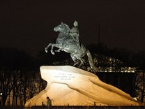 Достопримечательности Санкт-Петербурга. Медный всадник (памятник Петру Первому). Вечерняя подсветка